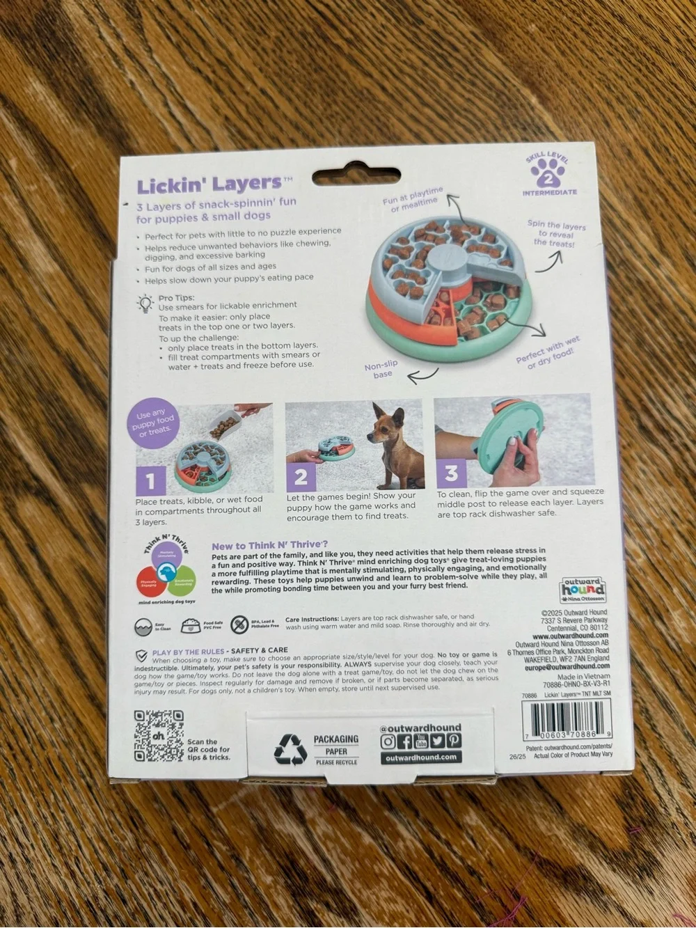 Outward Hound Lickin' Layers Treat Spinner - Blue, Teal & Coral